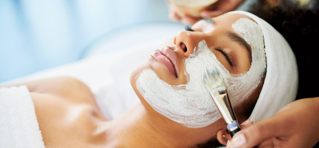 WHAT IS EXFOLIATION, AND WHEN IS THE BEST TIME OF DAY TO EXFOLIATE?